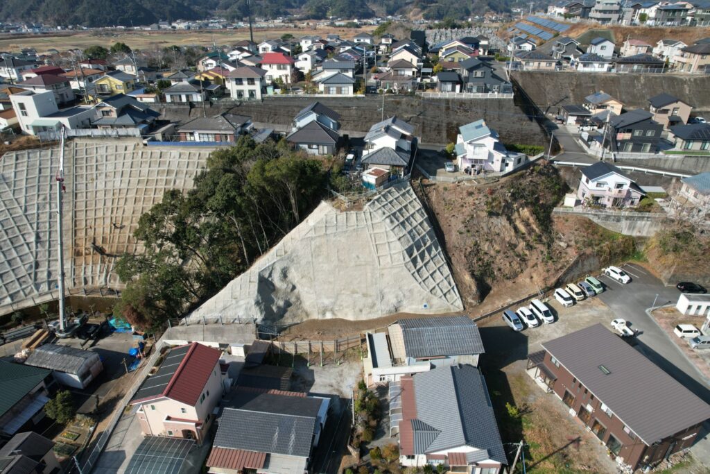 令和６年度　防災急傾　第４１－１号　塩浜第２地区　急傾斜地崩壊対策工事画像4